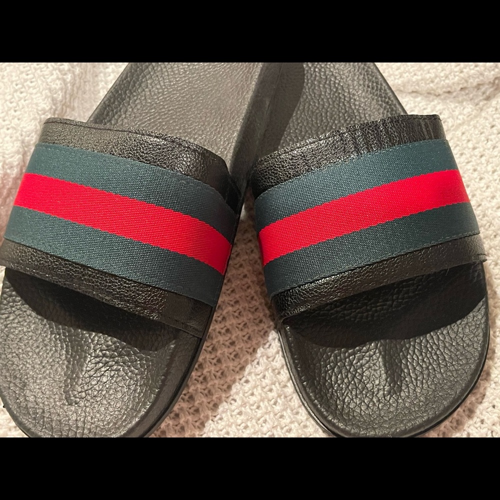 GUCCI SLIDES